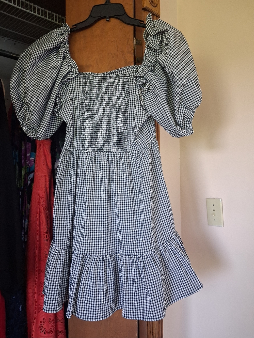 Forever 21 Black & White Gingham Puff Sleeve Dress